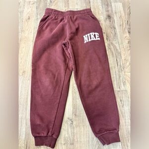 Nike Youth Maroon Fleece Sweatpants / Joggers – Kids Large